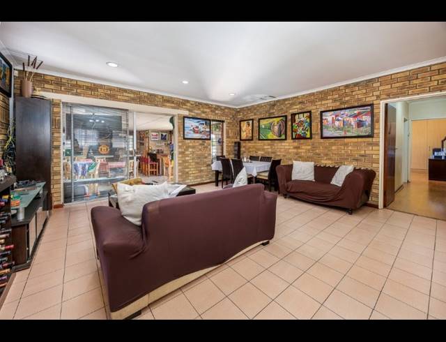 4 BEDROOM HOUSE FOR SALE IN SONEIKE